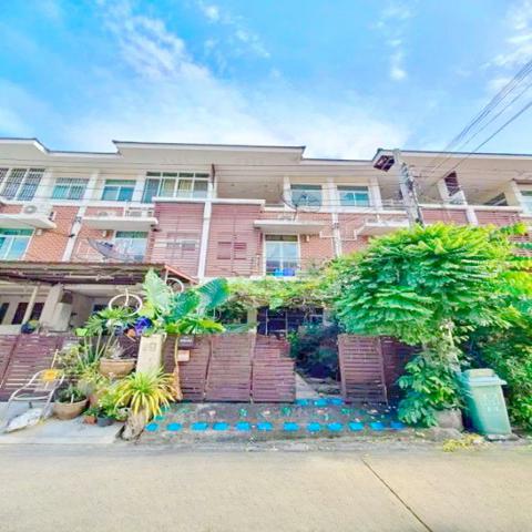 บิ๊กซี MRT ภาษีเจริญ 2.2 กม.กัลปพฤกษ์ 300ม. ให้เช่าทาวน์เฮ้าส์ 3 ชั้น 220 ตร.ม.18 ตร.วา.บรรยากาศร่มรื่น  3 นอน 4 น้ำ ตลาดฮอลแลนด์ 1.6 กม.