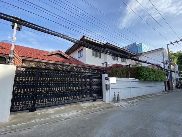 ให้เช่าบ้านเดี่ยว2ชั้นย่านอารีย์พหลโยธินพระรามที่ 6 ซอย 30 ซอยอารีย์สัมพันธ์6 ใกล้รถไฟฟ้า BTS อารีย์