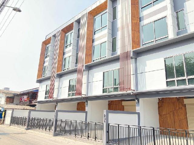 รร.สารสาสน์วิเทศบางบอน 4.8 กม.4 นอน  ให้เช่าทาวน์โฮมหรู 4 ชั้น 24ตร.วา.354 ตร.ม.เพชรเกษม 69  MRT หลักสอง 2.5 กม.  4 น้ำ 