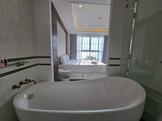 ขาย grand florida beachfront condo resort pattaya