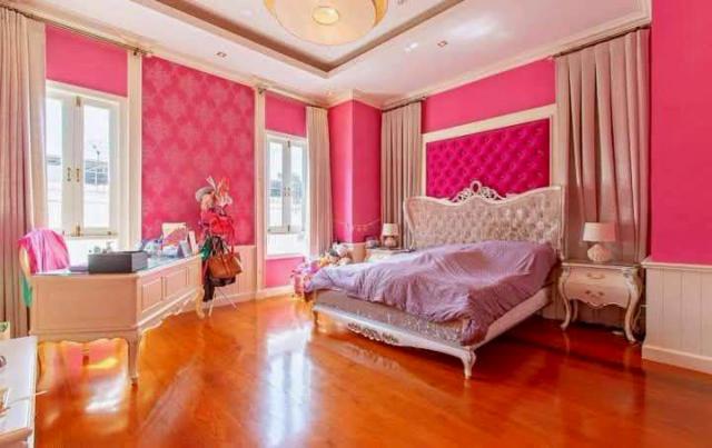 ขายบ้านหรู สไตล์บาหลี เกษตรนวมินทร์ แบ่งเป็นบ้าน 4 หลัง ในพื้นที่เดียวกันมีสระว่ายน้ำ ราคาดีทำเลดีติดต่อผึ้งรติ โทร 061-9419-639 