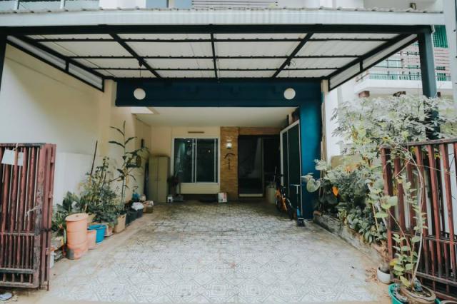 ขาย Town home หมู่บ้านธนาพัฒน์ เฮ้าส์ สาทร-นราธิวาสฯ ราคาดีทำเลดีโทผึ้งรติ0619419639