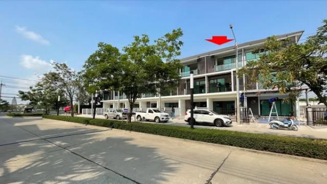 ให้เช่าโฮมออฟฟิศ 3 ชั้น 181 ตร.ม. ตั้งอยู่ด้านหน้าโครงการ ศุภาลัย ไพรด์ ลาดกระบัง 54 เพียง 7 กม. จากสนามบินสุวรรณภูมิ