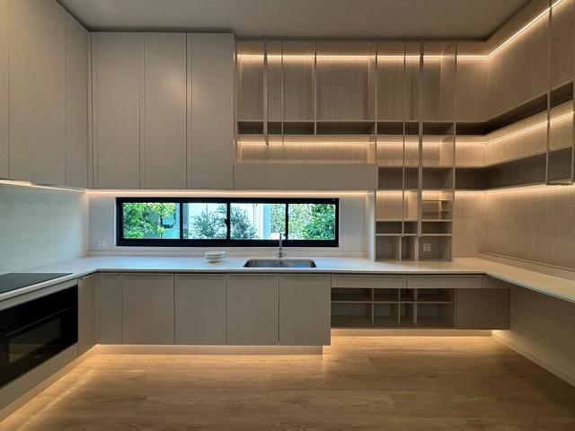P695 ให้เช่า บ้านเดี่ยวหรู 3 ชั้น วีเว่ VIVE กรุงเทพกรีฑา ติดกับโรงเรียนนานาชาติเวลลิงตัน พร้อมลิฟต์ ตกแต่งครบ พร้อมสระว่ายน้ำส่วนตัว
