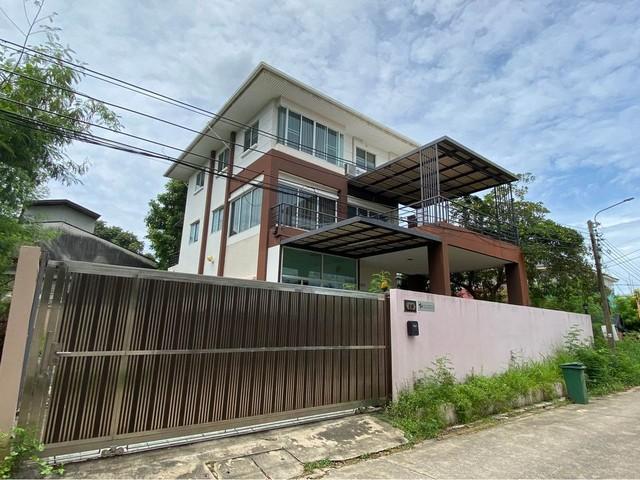 ให้เช่าบ้านเดี่ยว 3 ชั้น 100 ตรว. 4 ห้องนอน ประเสริฐมนูกิจ7 รีโนเวทใหม่ ใกล้ ม.เกษตร ใกล้รถไฟฟ้าสายสีเขียว จอดรถในบ้านได้ 6 คัน