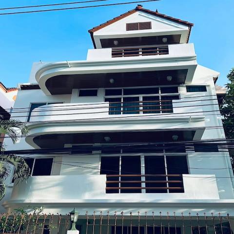 BH3600 ให้เช่าบ้านเดี่ยว 5 ห้องนอน สุขุมวิท 31 ใกล้ BTS พร้อมพงษ์ เอ็มโพเรียม และเทอมินอล 21 อโศก พื้นที่ใช้สอยประมาณ 350-400 ตารางเมตร