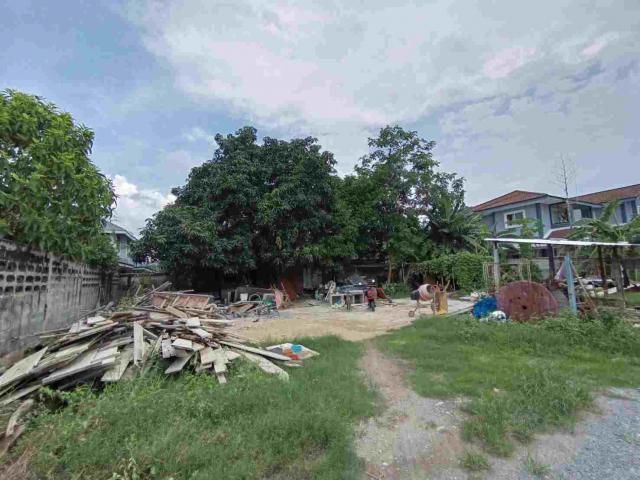 ขายที่ดินเปล่า ทำเลทอง อยู่ใกล้เมือง เขตบางกอกใหญ่ จังหวัดกรุงเทพมหานคร