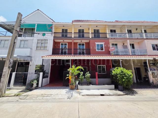 ทาวน์โฮม 3 ชั้น บ้านลูกกอล์ฟ พรีเมี่ยม เมืองทองธานี - บ้านใหม่ ราคาถูก