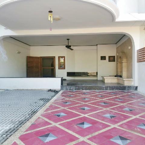 เซ็นทรัล อีสต์วิลล์ 1.9 กม. เลียบด่วนเอกมัย MRTลาดพร้าว71 200ม. ขาย-ให้เช่าทาวน์​โฮม 4 ชั้น 482ตร.ม.32 ตร.วา 