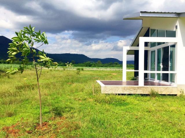 ขายที่ดิน พร้อมบ้านพักตากอากาศ ทำเลดี วิวสวย อากาศเยี่ยม ใกล้กับสถานที่ท่องเที่ยว อำเภอปากช่อง จังหวัดนครราชสีมา 