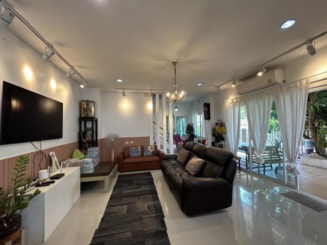 ขายบ้านทาวน์เฮาส์ 3 ชั้น หมู่บ้านสุขนิเวศน์ 6  เขตทุ่งครุ จังหวัดกรุงเทพมหานคร