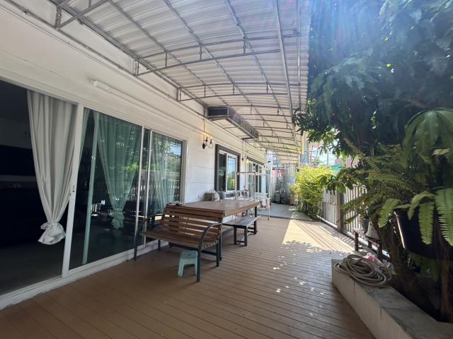 ขายบ้านทาวน์เฮาส์ 3 ชั้น หมู่บ้านสุขนิเวศน์ 6  เขตทุ่งครุ จังหวัดกรุงเทพมหานคร