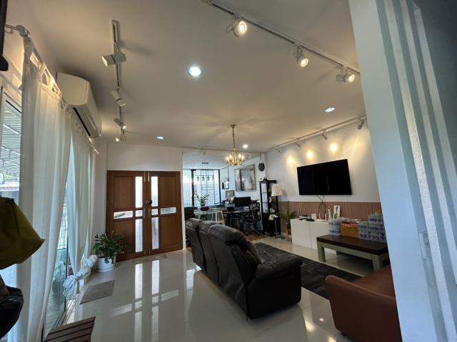 ขายบ้านทาวน์เฮาส์ 3 ชั้น หมู่บ้านสุขนิเวศน์ 6  เขตทุ่งครุ จังหวัดกรุงเทพมหานคร