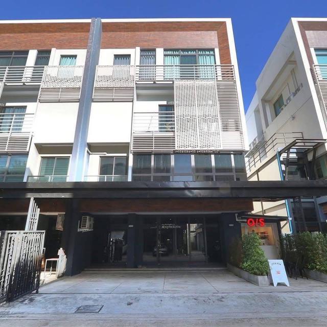 โฮมออฟฟิศ 4 ชั้น ดิสทริค เอกมัย-รามอินทรา 44.6 ตร.ว.ใช้สอย 417 ตร.ม.​