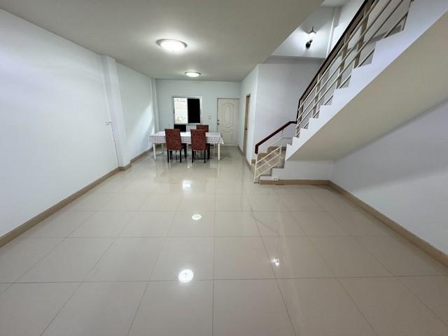 ให้เช่าทาวน์โฮม 3 ชั้น 21 ตรว. กลอรี่เฮาส์ ลาดพร้าว 101 โพธิ์แก้ว 3 ใกล้ห้าง CDC