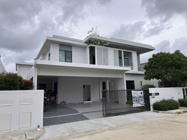 BH3628 ให้เช่าบ้านเดี่ยว มัณฑนา บางนา กม.15 ใกล้เมกะบางนา บ้านหลังใหญ่ 4 ห้องนอน ใกล้โรงเรียนนานาชาติ