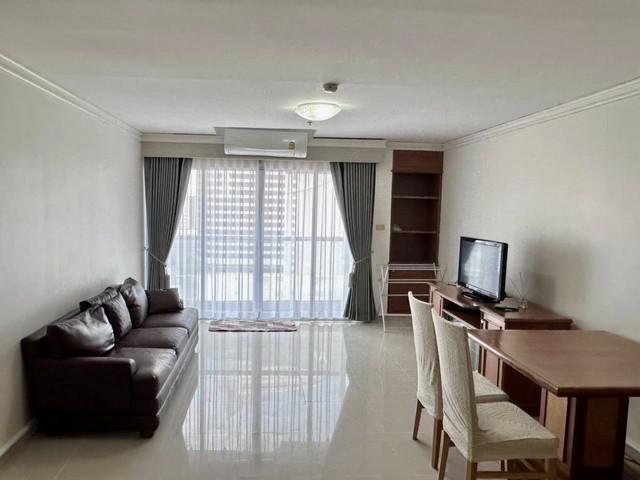 RR075 Silom Suite ห้อง52.4 ตรม. 1ห้องนอน 1ห้องน้ำ เฟอร์นิเจอร์ครบครัน