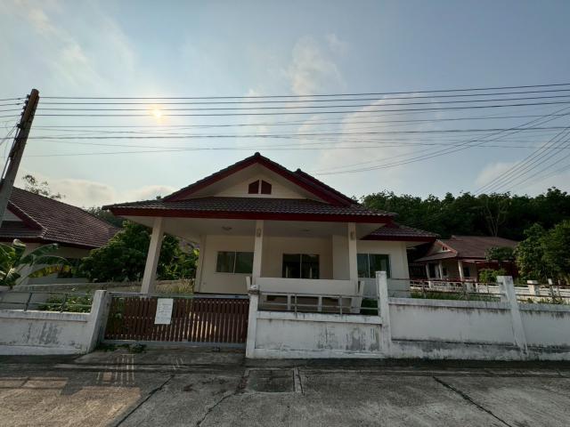 ขายบ้านเดี่ยว ชั้นเดียว หมู่บ้านวโรรส 1 ถนนสาย 11 ปลวกแดง