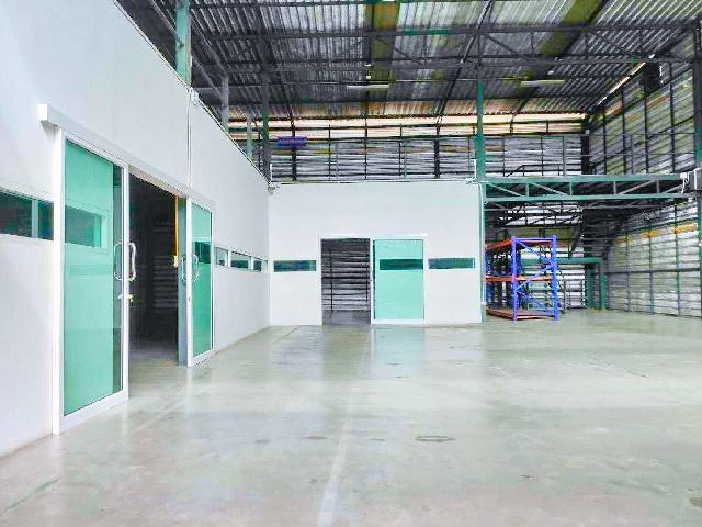 MRT บางรักน้อย-ท่าอิฐ 1.4 กม. โกดัง พร้อมบ้านเดี่ยว ห้องประชุม 800 ตร.ม.200 ตร.วา. ตลาดแยกบางพลู 4.3 กม. บิ๊กซีท่าอิฐ 2.6 กม.2 นอน 2 น้ำ 