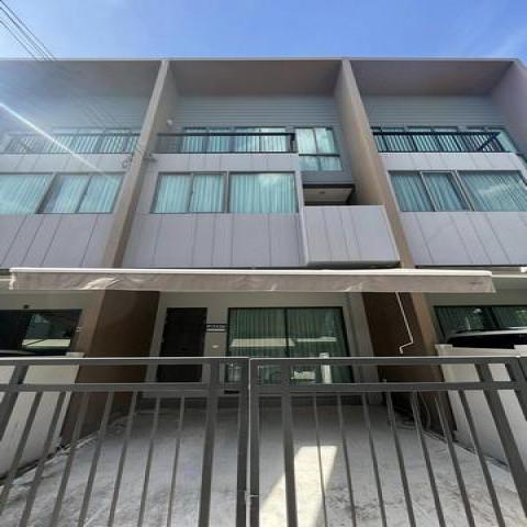 ให้เช่าทาวน์โฮม 3 ชั้น 18 ตรว. บ้านกลางเมือง พระราม 9-กรุงเทพกรีฑา ใกล้ ม.เกษมบัณฑิต