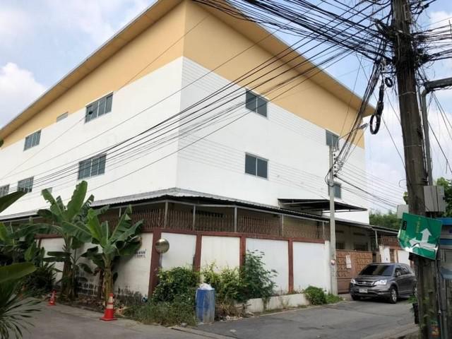 ขายตึกโกดัง ออฟฟิต ลาดปลาเค้า14 ขนาดพื้นที่ 200 ตรว  2000 ตรม 