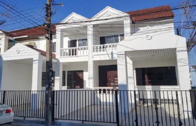 ให้เช่าทาวน์เฮาส์ 2 ชั้น เฉลิมพระเกียรติ ร9  MRT ศรีอุดม 900ม. 26 ตร.วา.210 ตร.ม.2-3นอน นานาชาติเวลล์ส บางนา 1.3 กม. พาราไดซ์ พาร์ค 1.4 กม