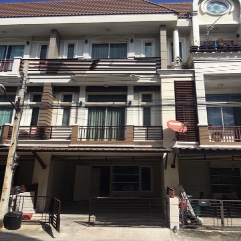 ให้เช่าโฮมออฟฟิศ 3 ชั้น 170 ตรม.  3 ห้องนอนพร้อมห้องน้ำในตัวทุกห้อง พรีเมี่ยม เพลส นวมินทร์-ลาดพร้าว 101