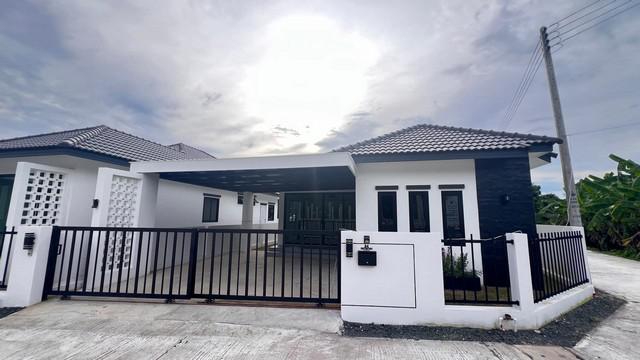 ขายบ้านเดี่ยวติดซุปเปอร์เชียงใหม่-ลำปาง 130 เมตร 3 ห้องนอน  50ตรว