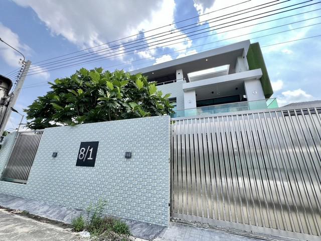 ขายบ้านเดี่ยวใกล้เลียบด่วนรามอินทรา Central Eastville 100 ตรว   3ชั้น 100 ตารางวา  