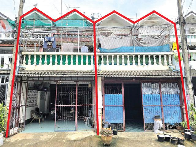 ขายอาคารพาณิชย์ 3 ชั้น 2 ห้อง เนื้อที่ 42 ตรว ใจกลางเมืองเชียงใหม่ ต.ช้างคลาน อ.เมือง จ.เชียงใหม่