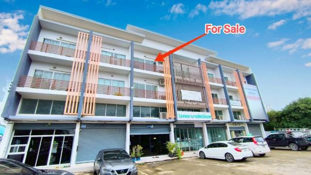 ขายอาคารพาณิชย์ 3.5 ชั้น ติดถนนเลียบคลองภาษีเจริญฝั่งใต้ เพชรเกษม 69 เขตหนองแขม ตกแต่งสวย สภาพดี ทำเลดี เหมาะค้าขาย ทำสำนักงาน ขายถูก