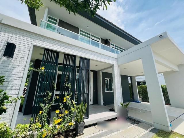 บ้านเดี่ยวหลังใหญ่ 2 ชั้น แปลงหัวมุม โครงการ มัณฑนา สันทราย 