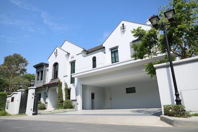 BH3641 ให้เช่า-ขายบ้านเดี่ยวหรูพร้อมสระว่ายน้ำ   Luxury house with Pool Villa | หมู่บ้านนันทวัน พระราม 9 - กรุงเทพกรีฑาตัดใหม่