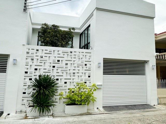 ขายทาวน์โฮม 2 ชั้น 4 ห้องนอน สุขุมวิท 71 ปรีดีพนมยงค์ 14 (เข้าได้หลายทาง) ใกล้เอกมัยและทองหล่อ ตกแต่งพร้อมอยู่ โครงสร้างแข็งแรง