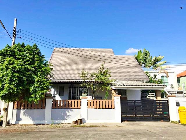 ดูโฮม บางบัวทอง ลำโพ ให้เช่าบ้านเดี่ยว 2 ชั้น 56ตรว. 165ตรม. ใหญ่มาก เฟอร์ครบ 3นอน 2น้ำ 1จอดรถ 2แอร์ หน้าถนนกว้าง 