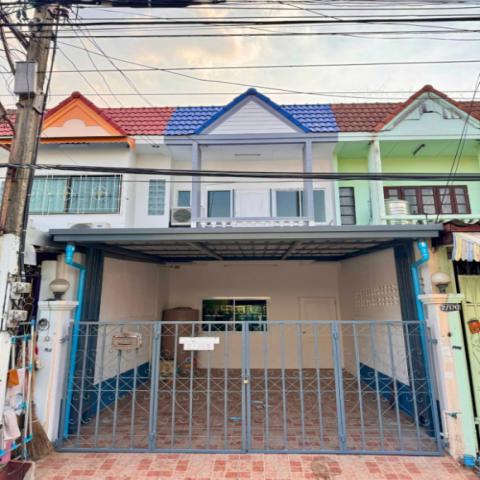 ขายทาวเฮาส์รีโนเวทใหม่ หมู่บ้านเฉลิมสุขนิเวศน์ 9 ซอยรามอินทรา 14  ปากซอยสถานีรถไฟฟ้ามัยลาภ เข้าอยู่ได้เลย 