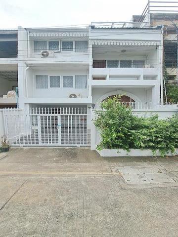ให้เช่าทาวน์โฮม 3 ชั้น 230 ตรม. ซ.เอกมัย 22 ทองหล่อ เหมาะพักอาศัย หรือทำโฮมออฟฟิศ