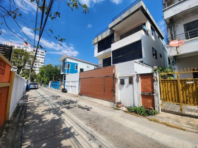ขาย บ้านเดี่ยว 3 ชั้น ขนาด 58 ตรว. ซอย ปุณณวิถี31 สุขุมวิท101  ใกล้ BTS ปุณณวิถี