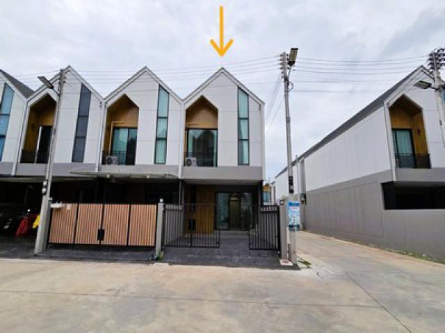 ขาย ทาวน์โฮม หมู่บ้าน  Assawin Village อินจัน (อัศวินวิลเลจ) สมุทรสงคราม ติดถนนใหญ่ 3092 ลาดใหญ่ อำเภอเมือง 