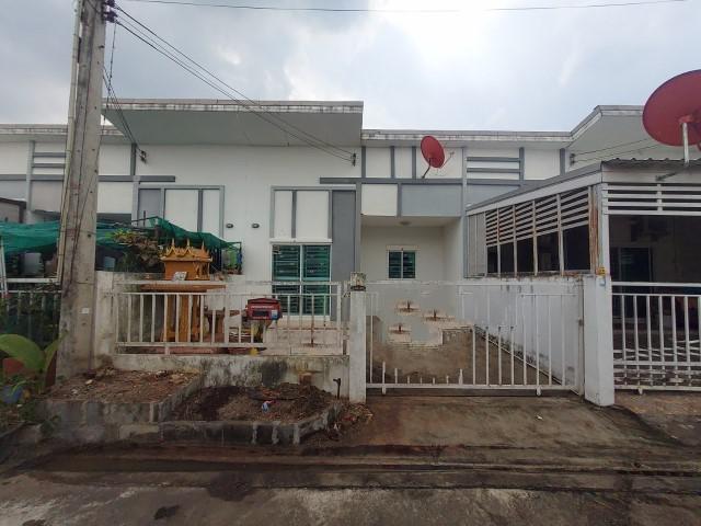 ขายทาวน์เฮ้าส์หมู่บ้านไลโอ ไพร์ม ศรีราชา-แหลมฉบัง ชุมชนบ้านหนองมะนาว ซอย14 ถนนหนองสะเดา ตำบลบางละมุง อำเภอบางละมุง จังหวัดชลบุรี