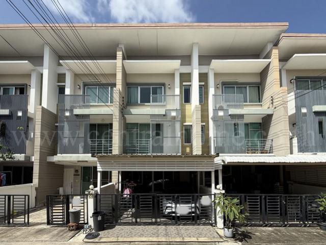ทาวน์โฮม 3 ชั้น ทาวน์พลัส ประชาอุทิศ - ทุ่งครุ บ้านสวย พร้อมอยู่