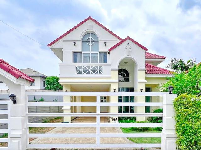เฉลิมพระเกียรติ 62  ARL บ้านทับช้าง 3.6 กม. บ้านเดี่ยว 2 ชั้นพร้อมสวน   90 ตร.วา. จัดเต็มเฟอร์ 3 นอน 3 น้ำ บารเมษฐ์