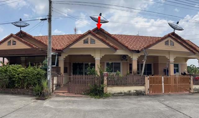 ขายทาวน์เฮ้าส์หมู่บ้านห้วยปราบเมืองทอง 4 ถนนเข้านิคมอุตสาหกรรมอีสเทิร์นซีบอร์ด ตำบลบ่อวิน อำเภอศรีราชา จ.ชลบุรี