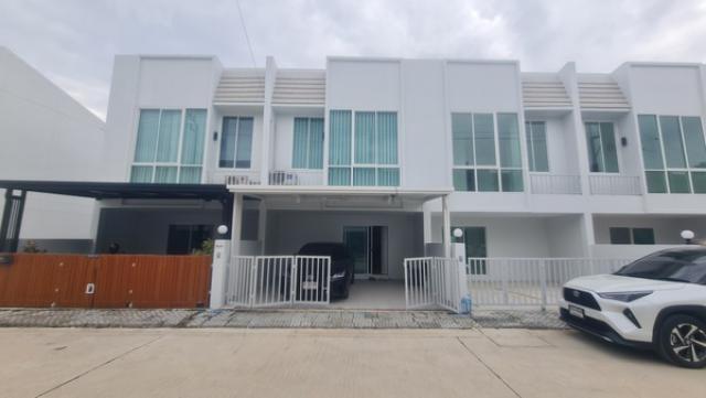 พร้อมให้คุณเป็นเจ้าของ ทาวโฮม 2 ชั้น ย่านตรงกลางโซนเอกชัย- บางบอน -พระราม 2