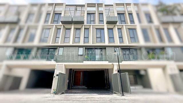 ให้เช่า ทาวน์โฮม เธอ ลาดพร้าว 93 ระดับ Luxury 3.5 ชั้น Fully Furnishe มีลิฟต์ในตัว พร้อมอยู่