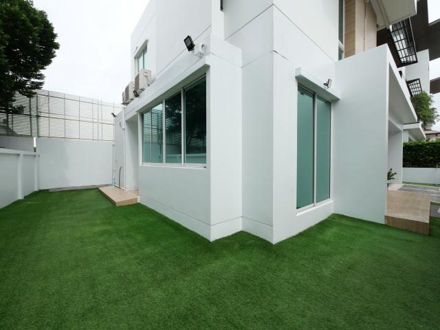 ให้เช่า/ขาย บ้านเดี่ยว 3 ชั้น โครงการ เนอวานา บียอนด์ ไลท์ พระราม 9 เขตสะพานสูง จังหวัดกรุงเทพมหานคร