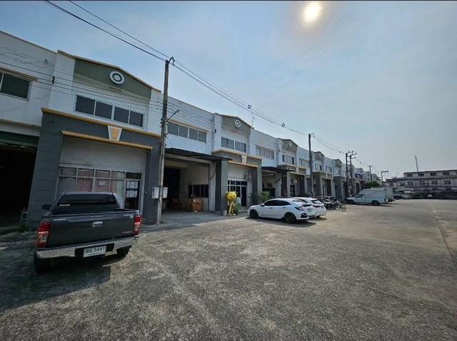 รหัสC6832 ให้เช่าโกดังขนาด 300-400 ตารางเมตร ย่านถนนเพชรเกษม อ้อมน้อย กระทุ่งแบน