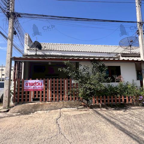 ทาวน์เฮาส์ ชั้นเดียว ใกล้นิคมโรจนะ อยุธยา ใกล้ห้างสรรพสินค้าหลายแห่ง เดินทางสะดวก