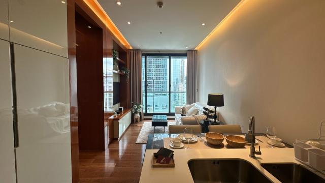 The Address Sukhumvit 28 spacious beautiful view quiet 12th floor BTS Phrom Phong