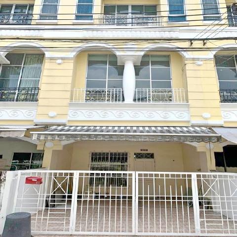 มีดาดฟ้า 25ตร.วา.เดอะไนน์ พระราม 9 2.4 กม.บ้านกลางเมือง 4 นอน ให้เช่าทาวน์โฮม 3.5 ชั้น305ตร.ม. พระราม9 ศรีนครินทร์  MRT หัวหมาก 1.2 กม.